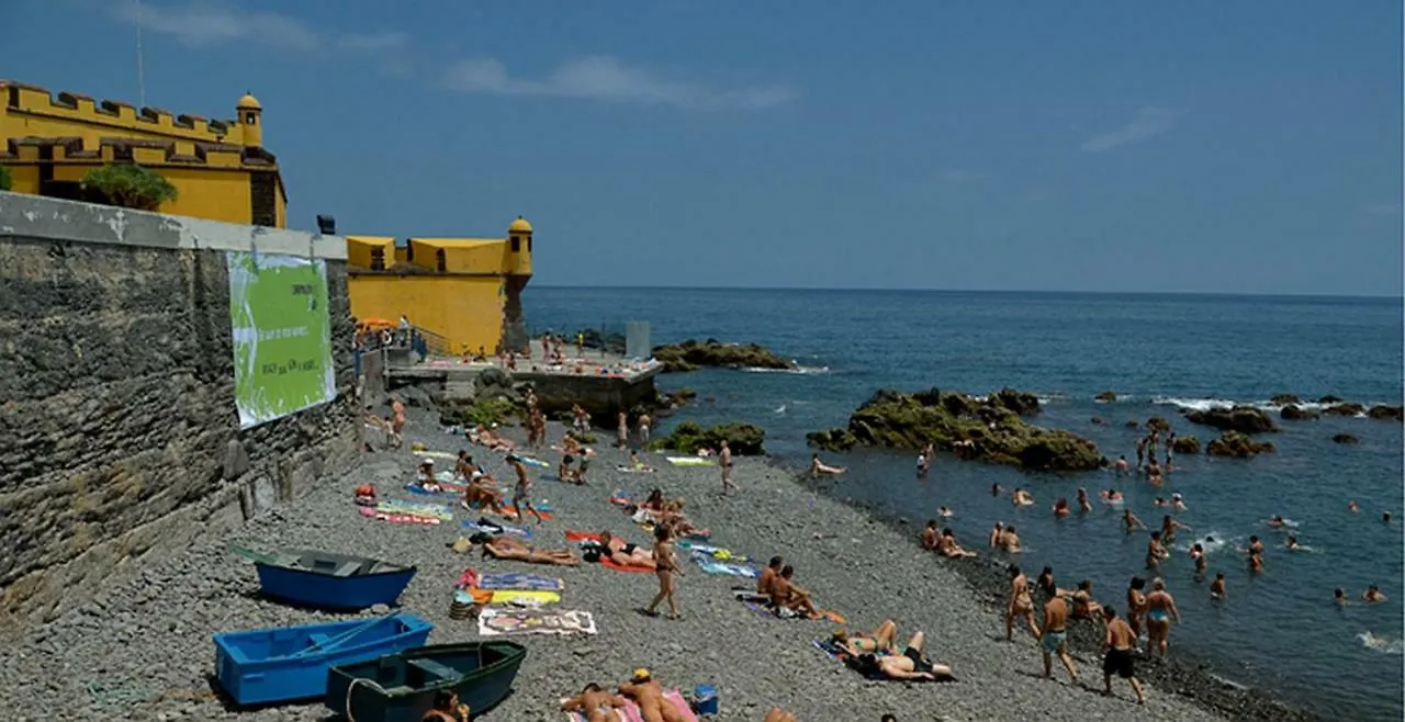 Vakantiehuis Charming Apartments In Funchal - Sao Goncalo